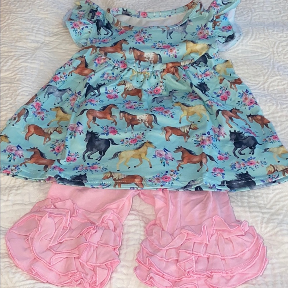 Horse Ruffle Short Set